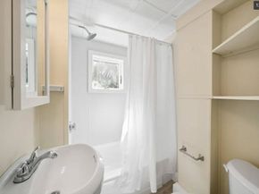 2 Clifford St, Middleboro MA 02346