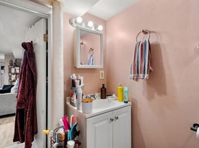 275 Lynnfield St 275, Lynn MA 01904