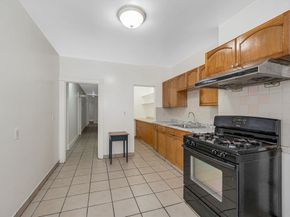 884 Huntington Ave, Boston MA 02115