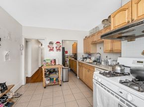 884 Huntington Ave, Boston MA 02115