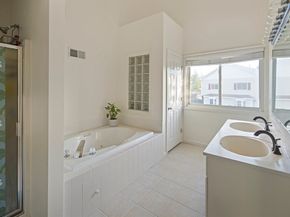 73 Half Crown Cir 73, Ashland MA 01721