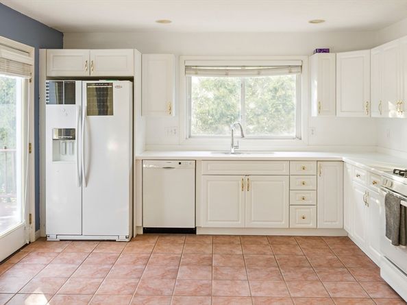 73 Half Crown Cir 73, Ashland MA 01721