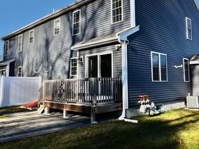 10 Oak Meadow Pl 10, Bridgewater MA 02324
