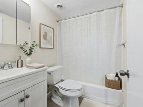 15 Francis St 16, Brookline MA 02446