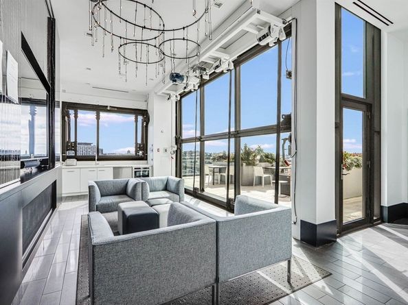 40 Traveler St 303, Boston MA 02118