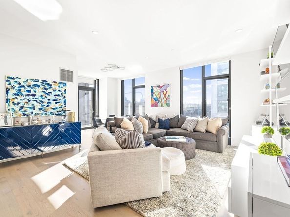 40 Traveler St 303, Boston MA 02118