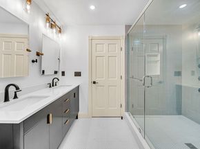 25 Shaw Rd, Wellesley MA 02481