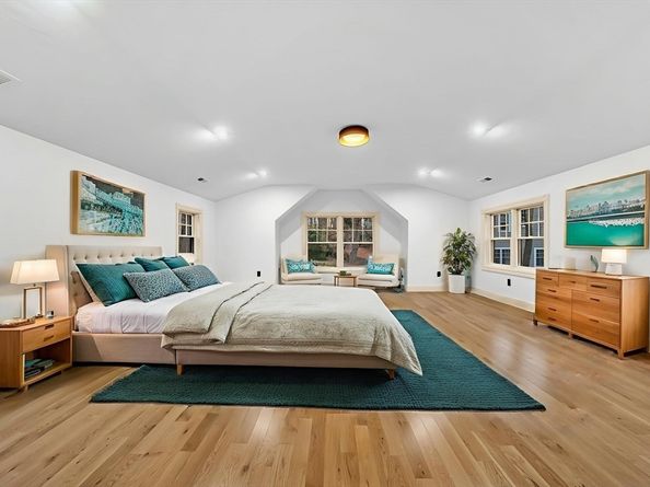 25 Shaw Rd, Wellesley MA 02481