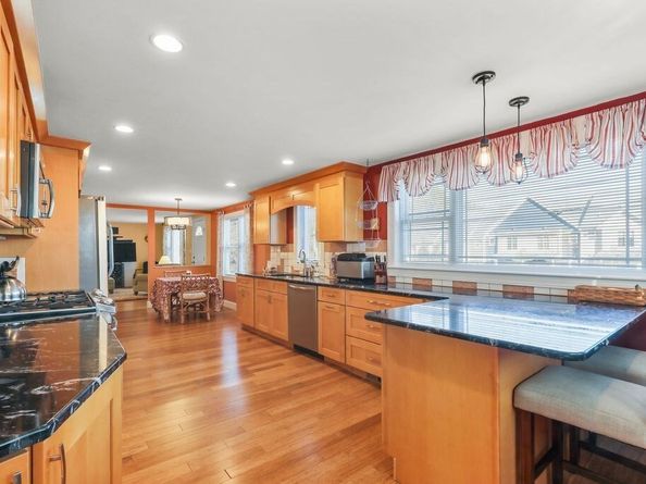 701 Greendale Ave, Needham MA 02492