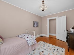 19 Chestnut Ter, Newton MA 02459