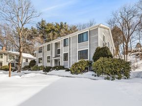 55 Staffordshire Ln B, Concord MA 01742
