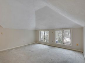 801 Sherwood Forest Ln 801, Saugus MA 01906