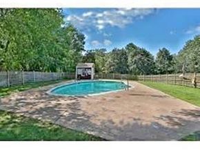 801 Sherwood Forest Ln 801, Saugus MA 01906