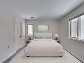 801 Sherwood Forest Ln 801, Saugus MA 01906