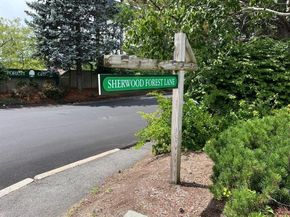 801 Sherwood Forest Ln 801, Saugus MA 01906