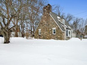 13 Harwood St, Oxford MA 01540