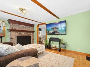 13 Harwood St, Oxford MA 01540