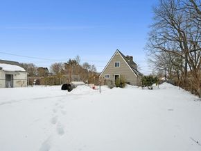 13 Harwood St, Oxford MA 01540