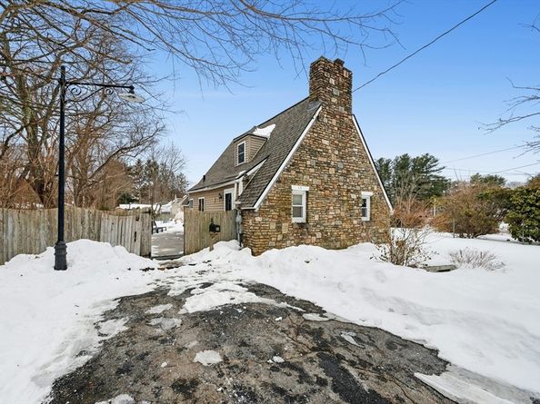 13 Harwood St, Oxford MA 01540