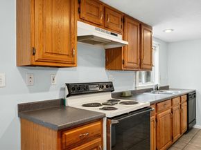 13 Harwood St, Oxford MA 01540