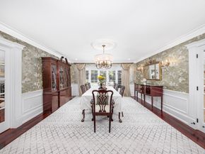 568 Wellesley St, Weston MA 02493
