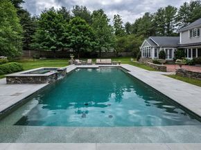 568 Wellesley St, Weston MA 02493