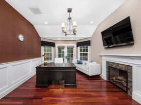 568 Wellesley St, Weston MA 02493