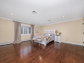 568 Wellesley St, Weston MA 02493