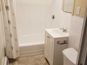 59 Dover St, Worcester MA 01609