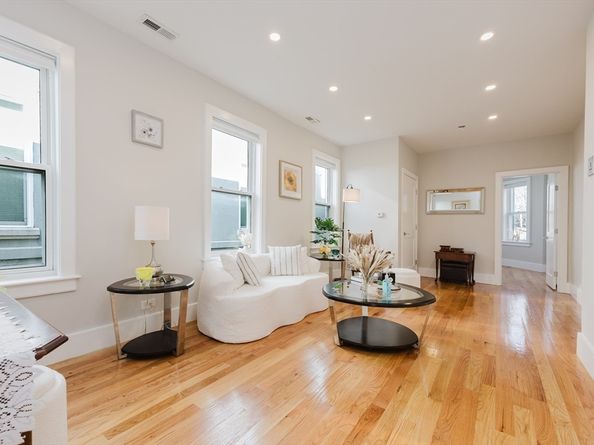 326 Chelsea St 3, Boston MA 02128