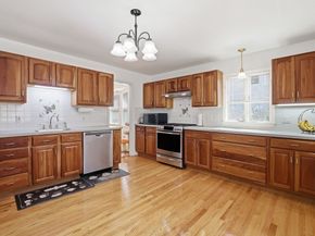 19 Elm Ct, Andover MA 01810