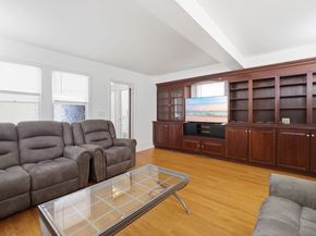 19 Elm Ct, Andover MA 01810