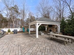 11 Briarwood Dr, Westwood MA 02090