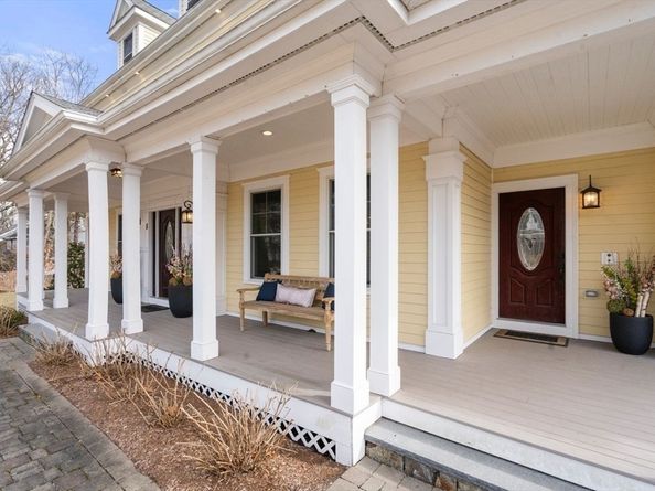 11 Briarwood Dr, Westwood MA 02090