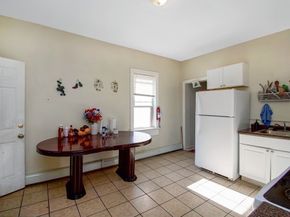 37 Benefit St, Worcester MA 01610