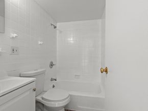 110 Lanark Rd 10, Boston MA 02135