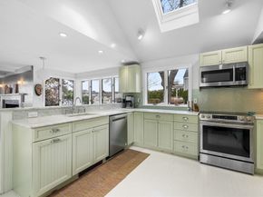 31 Lincoln House Point, Swampscott MA 01907
