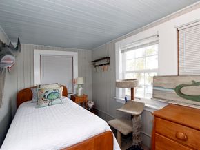 19 Maple Street, Wareham MA 02532