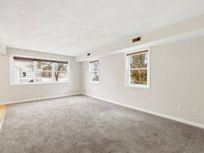 27 Harrison St C, Boston MA 02131