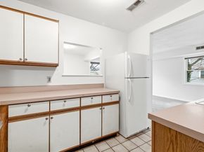 27 Harrison St C, Boston MA 02131
