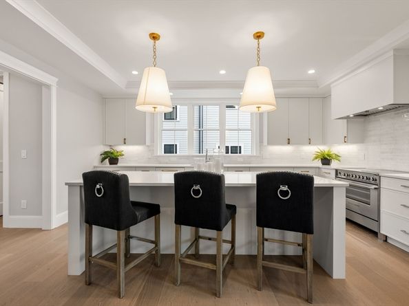 237 California St 237, Newton MA 02456
