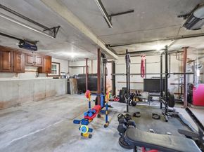 37 Woodlawn Dr, Sturbridge MA 01566