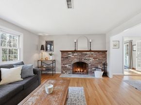 37 Woodlawn Dr, Sturbridge MA 01566