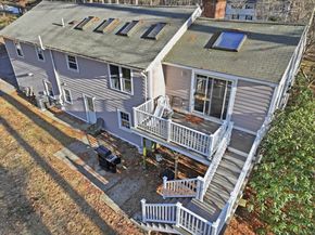 37 Woodlawn Dr, Sturbridge MA 01566