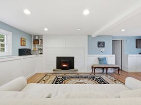 37 Woodlawn Dr, Sturbridge MA 01566