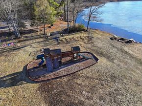 37 Woodlawn Dr, Sturbridge MA 01566