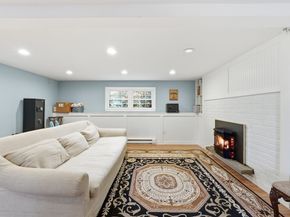 37 Woodlawn Dr, Sturbridge MA 01566