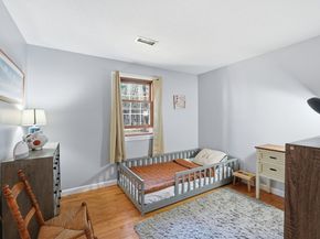 37 Woodlawn Dr, Sturbridge MA 01566