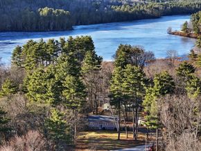37 Woodlawn Dr, Sturbridge MA 01566