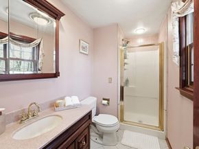 37 Woodlawn Dr, Sturbridge MA 01566